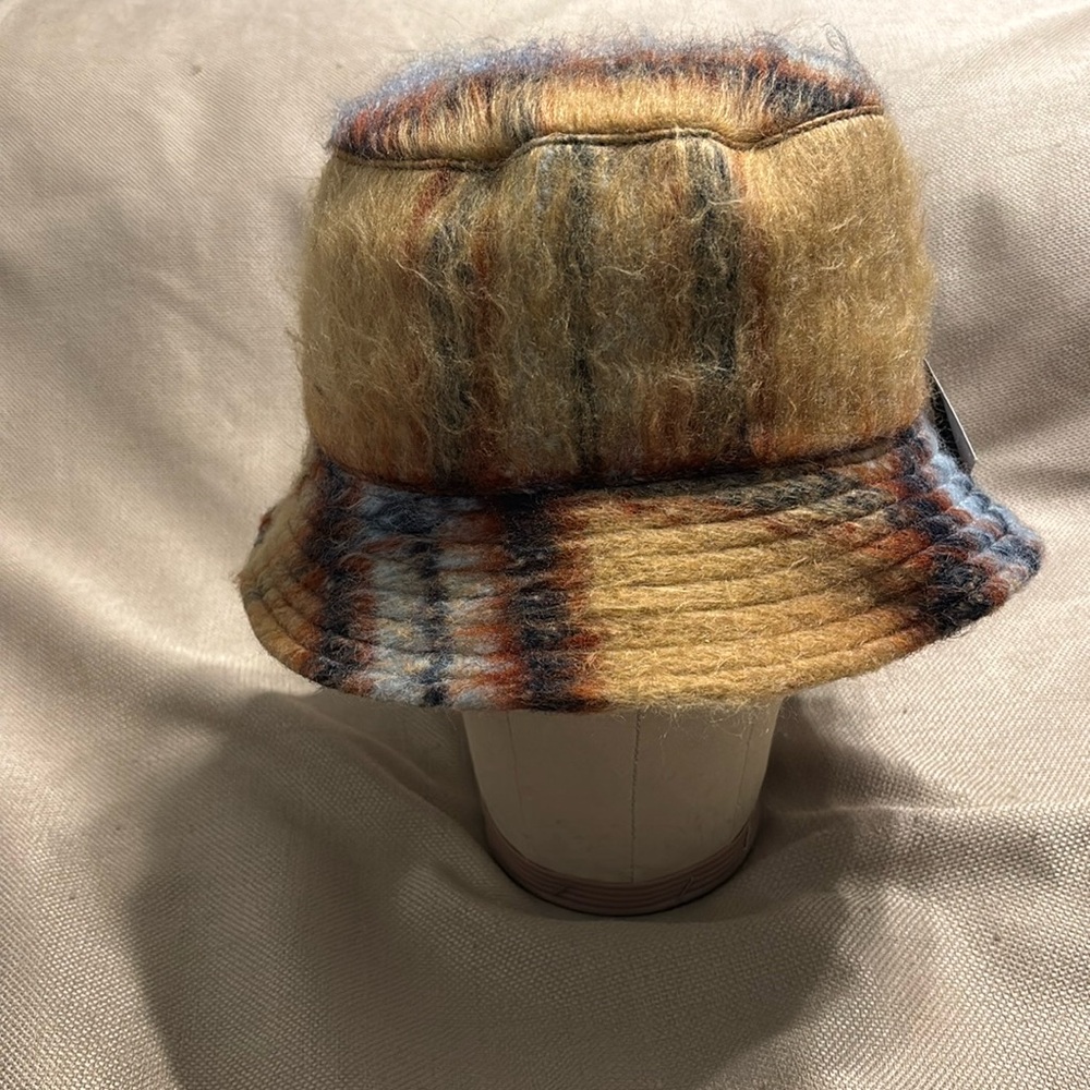 Steve Madden Logo Plate Brushed Bucket Hat